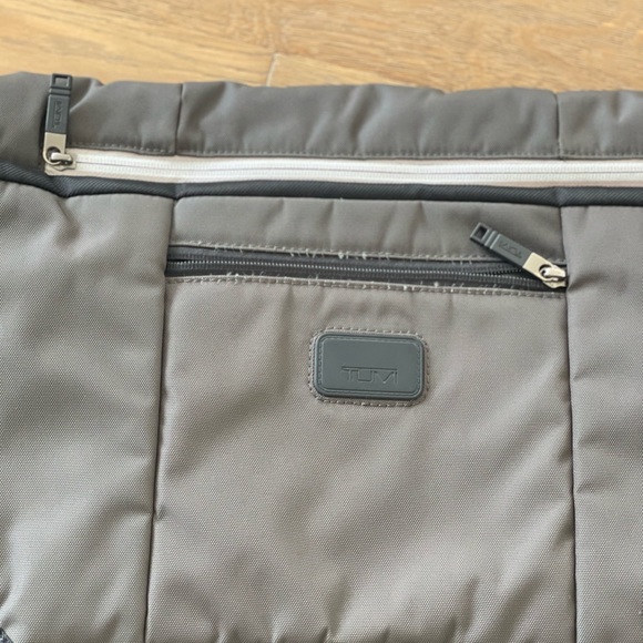 TUMI Grey / Black Nylon Messenger bag - Picture 10 of 10